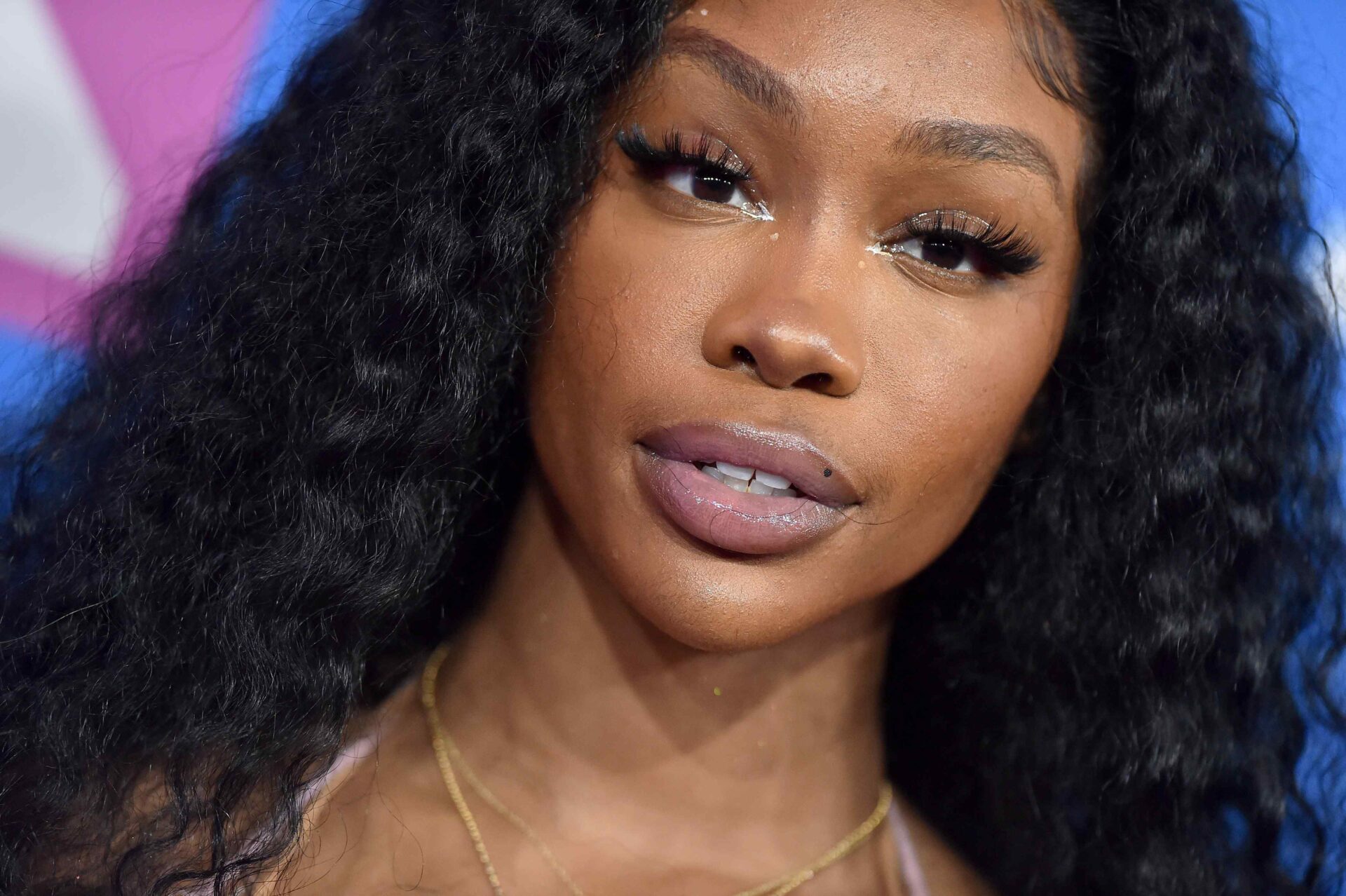 sza-weight-loss-success-story-before-and-after-diet-surgery